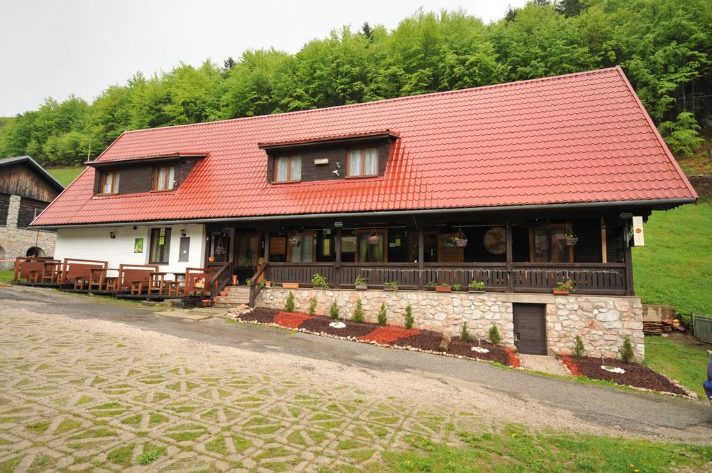 Penzión Pastierňa Dedinky Exterior foto